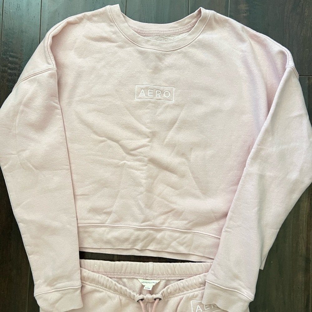Aero Light Pink Sweatshirt and Joggers Set